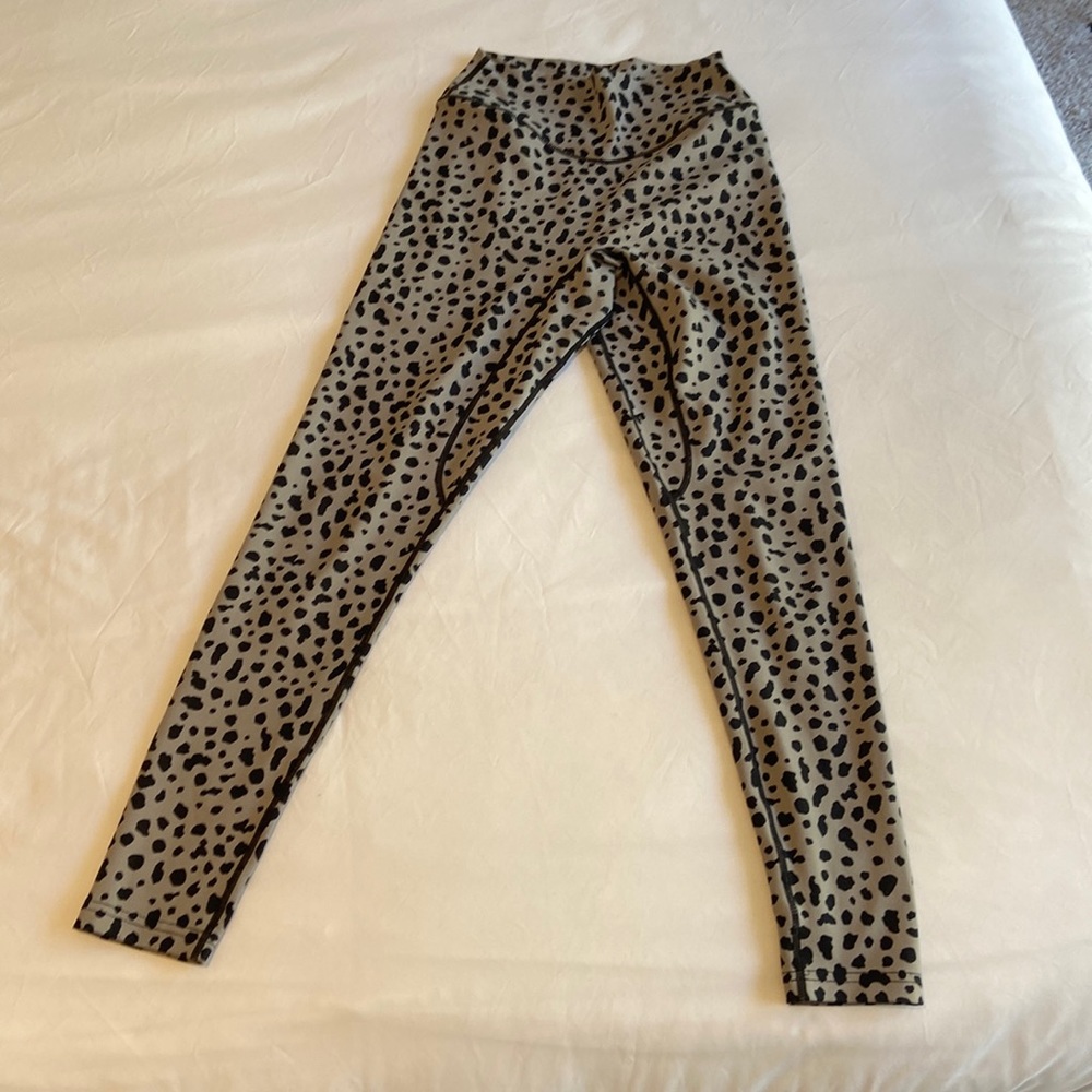 Balance Athletica (Vitality) Ascend Pant-Snow Leopard size S Excellent condition